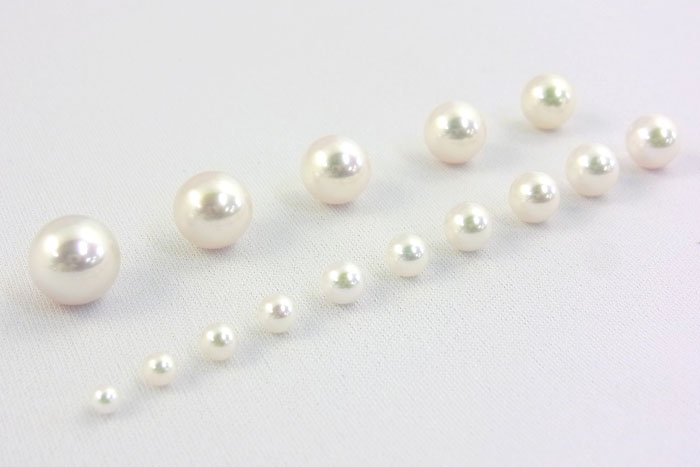 様々なサイズの真珠
